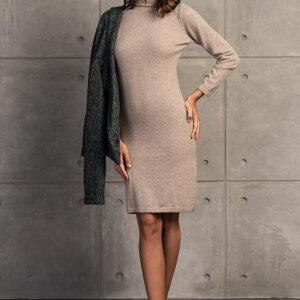 Elegant dress made from 100% cashmere.