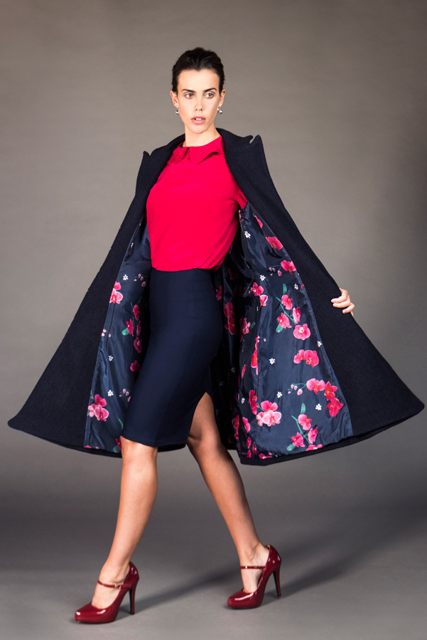 Darsy Coat Navy blue Darsy Coat with orchid print lining.